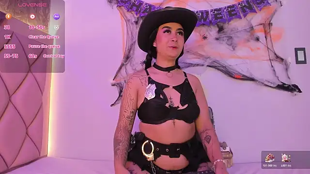 Snapshot of AntonellaQueenn chatting on October 18, 2025, 11:11 am AntonellaQueenn online show from October 18, 2025, 11:11 am
