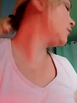 Snapshot of LaRa_forU chatting on September 14, 2025, 9:19 am LaRa forU online show from September 14, 2025, 9:19 am