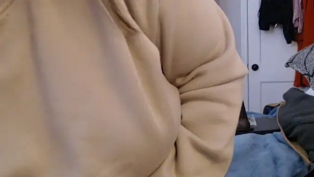 LauLauPAWG online show from February 3, 2026, 5:29 pm