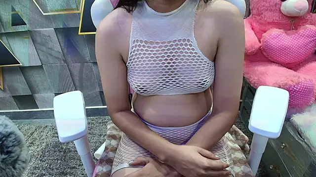 Snapshot of YourKusu chatting on October 9, 2025, 11:03 pm YourKusu online show from October 9, 2025, 11:03 pm