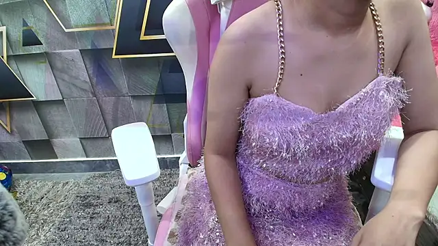 Snapshot of YourKusu chatting on October 19, 2025, 2:29 pm YourKusu online show from October 19, 2025, 2:29 pm