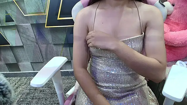 Snapshot of YourKusu chatting on October 24, 2025, 12:01 pm YourKusu online show from October 24, 2025, 12:01 pm