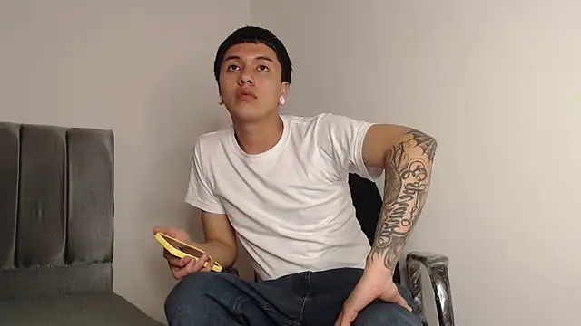 Snapshot of alex-lover chatting on September 29, 2025, 1:00 am alex-lover online show from September 29, 2025, 1:00 am