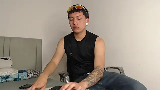 alex-lover online show from February 15, 2026, 4:31 am