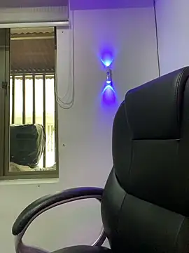 Snapshot of Milff_parkerrr chatting on March 25, 2026, 10:05 pm Milff parkerrr online show from March 25, 2026, 10:05 pm