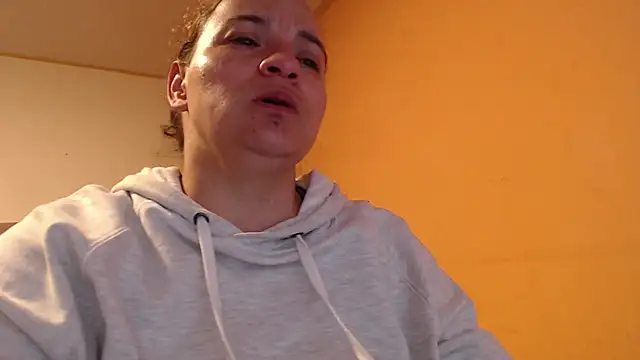Miaabrownnn online show from February 5, 2025, 10:55 pm