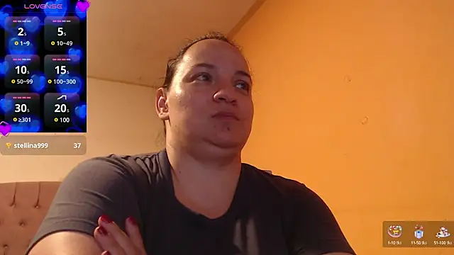 Miaabrownnn online show from March 4, 2025, 9:43 pm