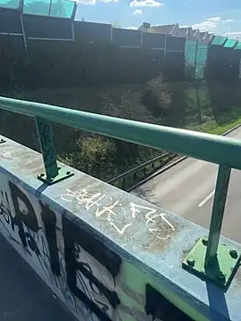 Tomkitomkii online show from April 18, 2026, 1:26 pm