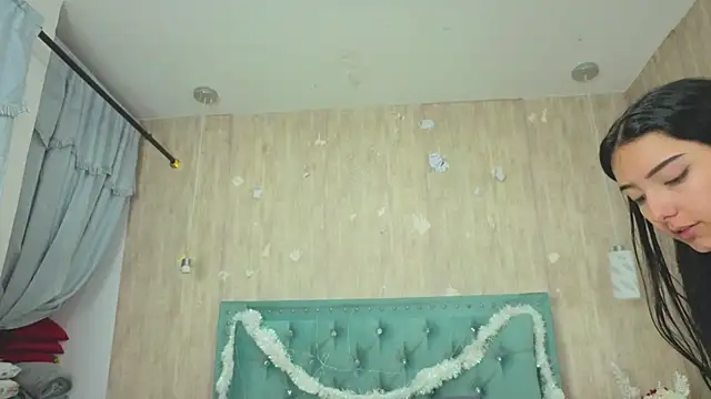 Marcelaa fox online show from November 27, 2025, 8:33 pm