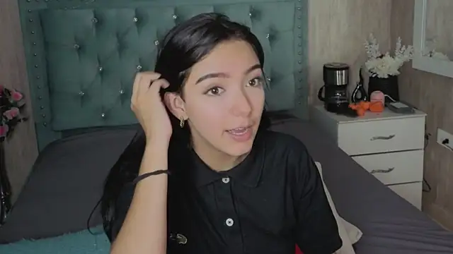 Marcelaa fox online show from April 28, 2026, 8:47 pm