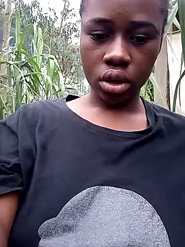 Snapshot of Sassy_boobs21 chatting on March 22, 2026, 4:05 am Sassy boobs21 online show from March 22, 2026, 4:05 am