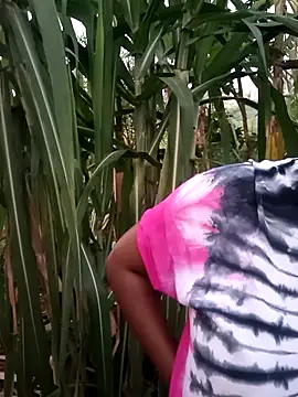 Snapshot of Sassy_boobs21 chatting on March 23, 2026, 3:54 am Sassy boobs21 online show from March 23, 2026, 3:54 am