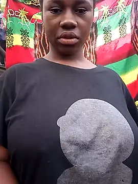 Snapshot of Sassy_boobs21 chatting on March 30, 2026, 4:02 am Sassy boobs21 online show from March 30, 2026, 4:02 am