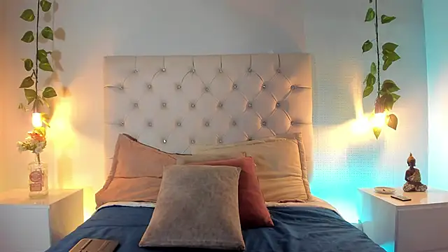 Isabella Flowers online show from January 18, 2026, 6:12 pm