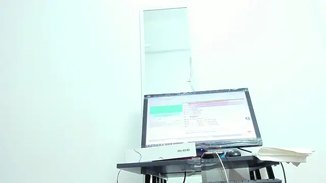 Snapshot of Dalia_20 chatting on February 3, 2025, 9:52 am Dalia 20 online show from February 3, 2025, 9:52 am