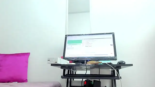 Snapshot of Dalia_20 chatting on February 13, 2025, 8:06 am Dalia 20 online show from February 13, 2025, 8:06 am