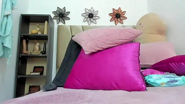 Snapshot of Dalia_20 chatting on February 16, 2025, 5:15 am Dalia 20 online show from February 16, 2025, 5:15 am