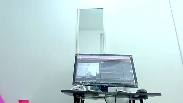Snapshot of Dalia_20 chatting on February 19, 2025, 6:33 am Dalia 20 online show from February 19, 2025, 6:33 am