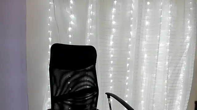 Snapshot of ConstansBlonde chatting on October 10, 2025, 8:19 pm ConstansBlonde online show from October 10, 2025, 8:19 pm