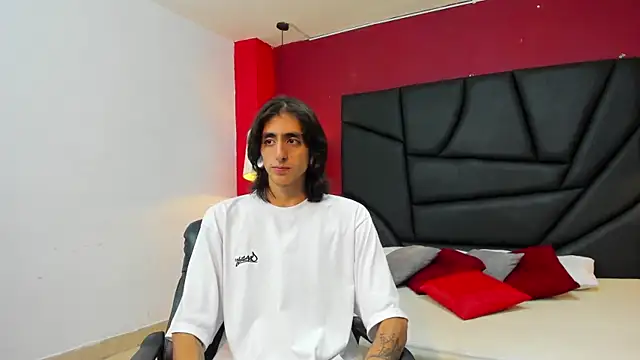 Matthew Dixonn online show from December 12, 2024, 3:43 am