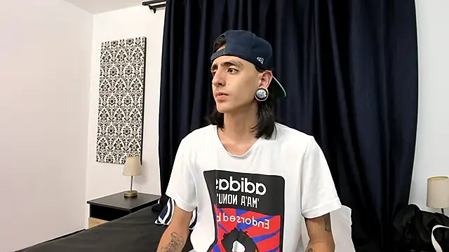 Matthew Dixonn online show from March 3, 2025, 8:21 pm