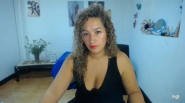 mature tammyjones online show from December 6, 2024, 1:00 pm
