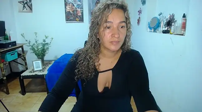 mature tammyjones online show from February 17, 2025, 12:38 pm