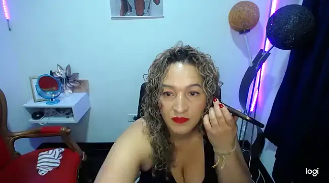 mature tammyjones online show from March 13, 2025, 12:46 pm