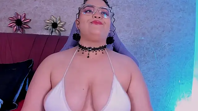 juli 2tyes online show from January 18, 2026, 2:37 am