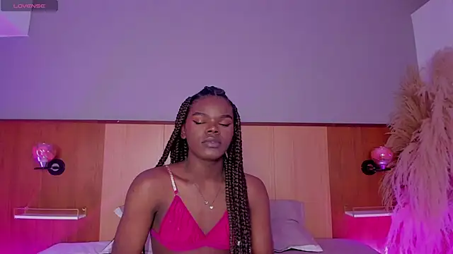 CamiEstrada online show from January 19, 2025, 8:51 pm