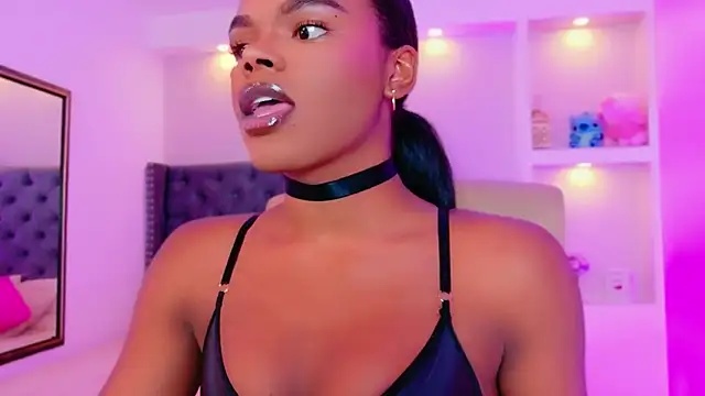 CamiEstrada online show from September 29, 2025, 9:19 pm