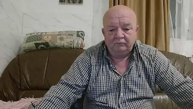 Snapshot of fullballs6 chatting on October 29, 2025, 3:53 am fullballs6 online show from October 29, 2025, 3:53 am