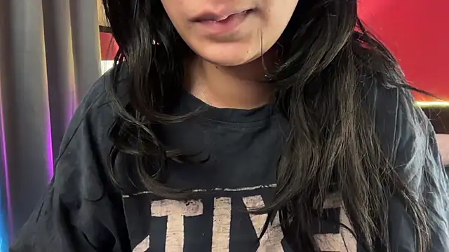 simrann 69 online show from November 17, 2025, 5:13 am