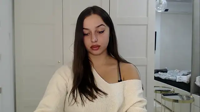 courtneyPerfect online show from October 27, 2025, 2:54 pm