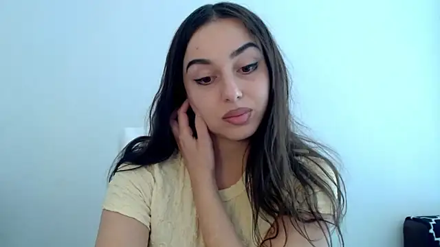 courtneyPerfect online show from May 13, 2026, 2:03 pm