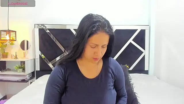 Snapshot of Ambber_moon chatting on October 6, 2025, 10:18 pm Ambber moon online show from October 6, 2025, 10:18 pm