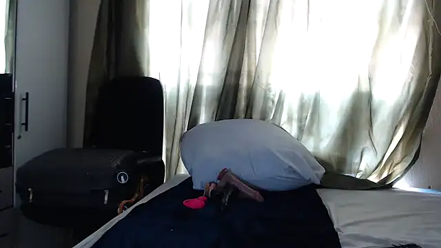 Foxybrownxx1 online show from January 12, 2026, 7:57 am