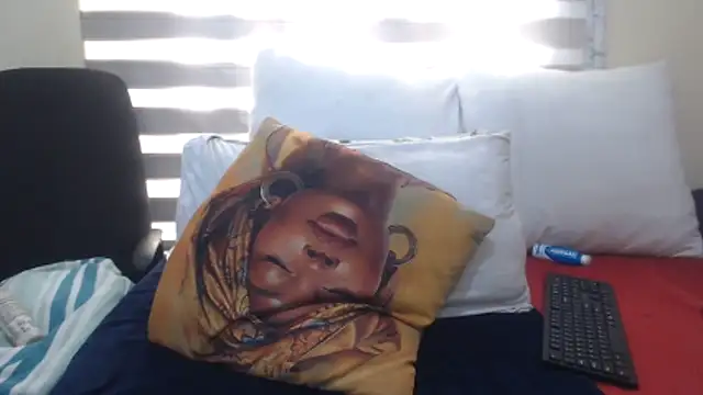 Foxybrownxx1 online show from June 11, 2026, 6:22 am