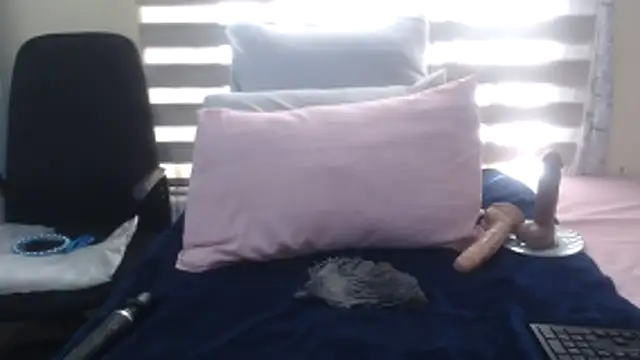 Foxybrownxx1 online show from June 16, 2026, 7:11 am