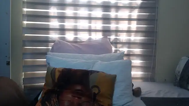 Foxybrownxx1 online show from July 19, 2026, 6:50 am