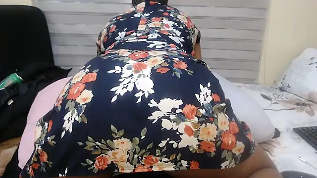 Foxybrownxx1 online show from July 21, 2026, 4:09 pm