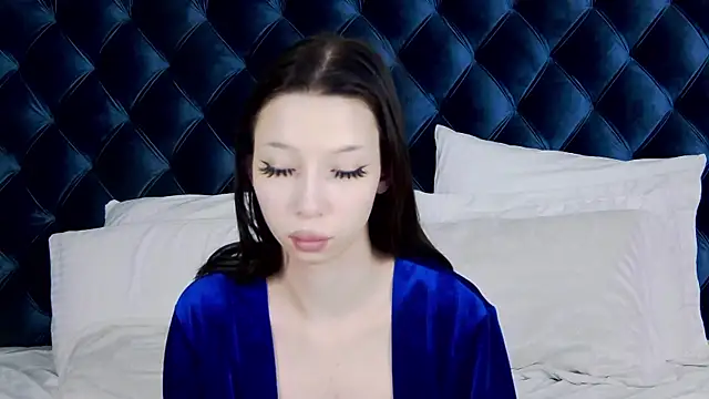 MaliaLandre online show from February 13, 2025, 10:44 am