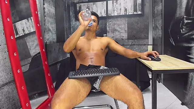 Snapshot of Derek_Lustfordx chatting on January 6, 2025, 5:38 pm Derek Lustfordx online show from January 6, 2025, 5:38 pm