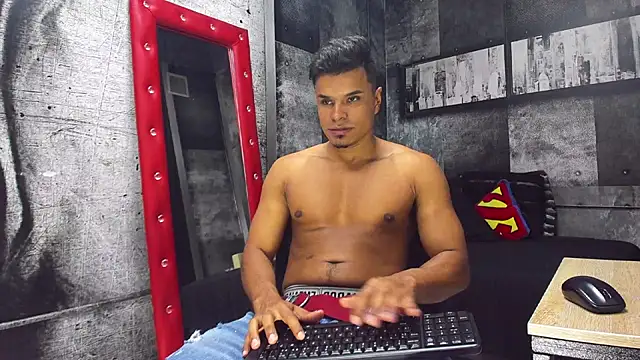 Snapshot of Derek_Lustfordx chatting on January 16, 2025, 11:15 am Derek Lustfordx online show from January 16, 2025, 11:15 am