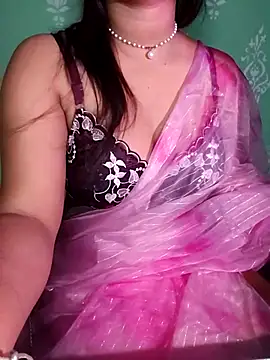 Snapshot of QueenOfHeart_07 chatting on October 15, 2025, 3:12 pm QueenOfHeart 07 online show from October 15, 2025, 3:12 pm