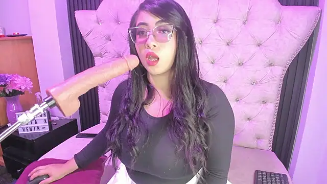 Snapshot of Sexy_cristall_ chatting on February 9, 2026, 7:29 pm Sexy cristall online show from February 9, 2026, 7:29 pm