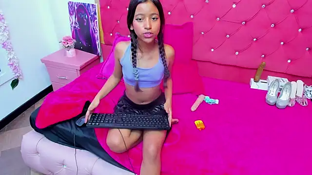 Snapshot of SamaraPrice69 chatting on January 16, 2025, 9:51 pm SamaraPrice69 online show from January 16, 2025, 9:51 pm