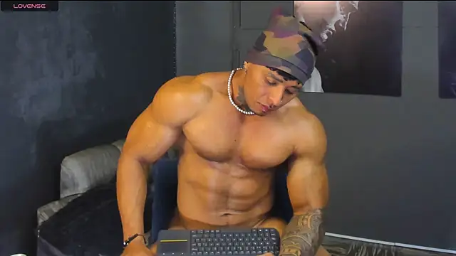 Snapshot of bradley_smith chatting on June 27, 2026, 1:28 pm bradley smith online show from June 27, 2026, 1:28 pm