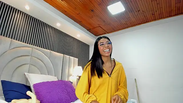 Any Petitte online show from January 7, 2025, 1:49 am