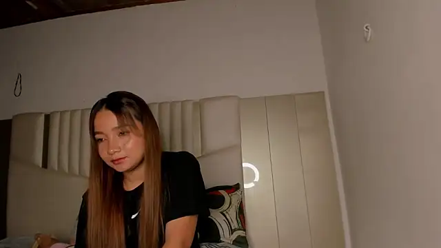 queen angelique online show from November 23, 2025, 1:16 am